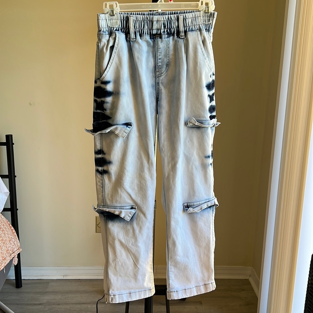 Super stretchy cargo pants. Smoke free home